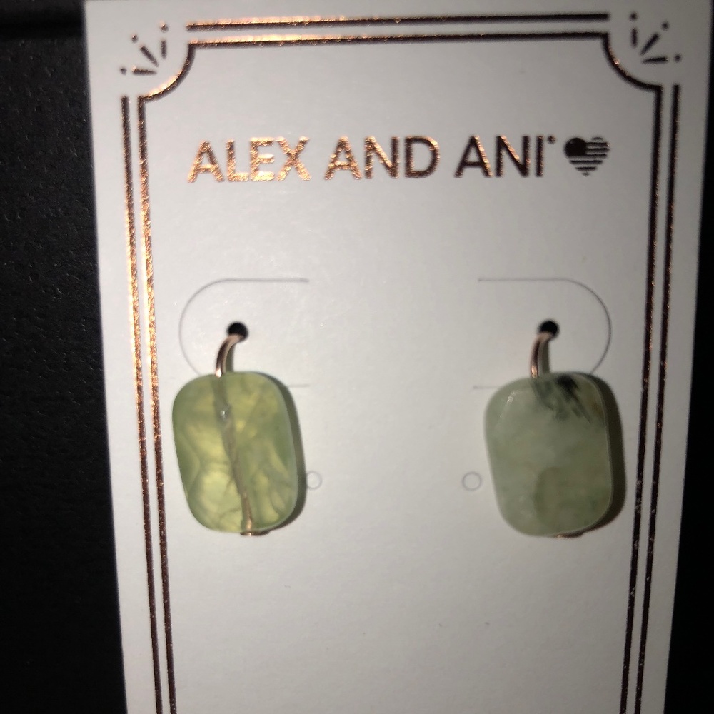 NWT ALEX AND ANI SEMI PRECIOUS GREEN  STONE DROPLETS